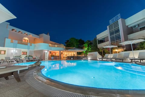 Lounge or bar, Swimming pool