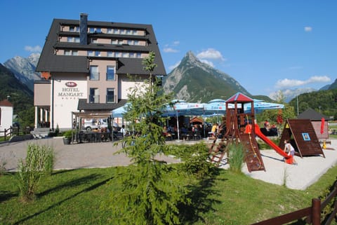 Property building, Facade/entrance, Children play ground