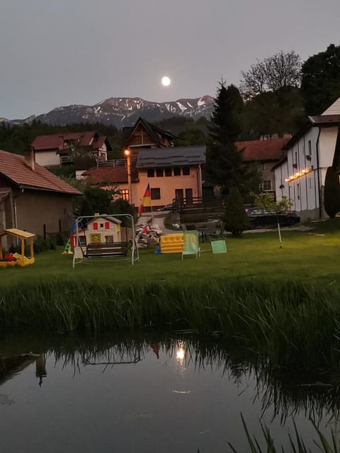 Guest House Piatra Craiului Bed and Breakfast in Bran