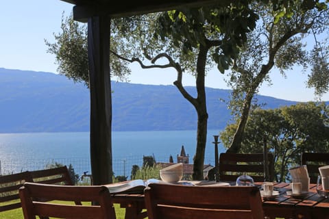 Villa dei Rosmarini Chalet in Lake Garda