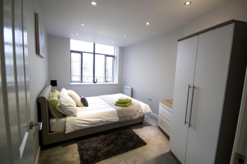 StayZo Spacious Self-Catering Accommodation-3 Apartment in Bradford