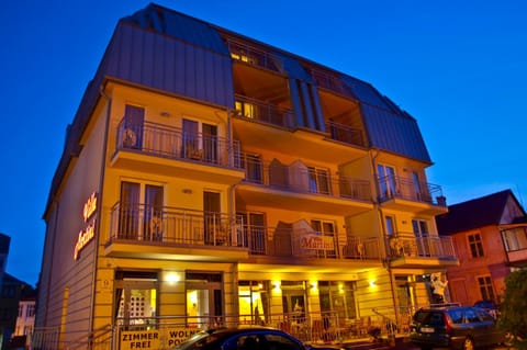 Property building, Facade/entrance, Night