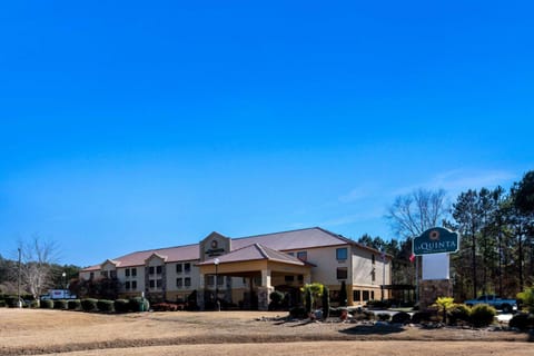 Property building, Day, On site, Time of day