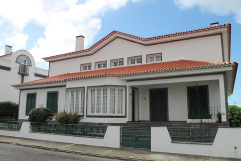 Casa Barão das Laranjeiras Bed and Breakfast in Ponta Delgada