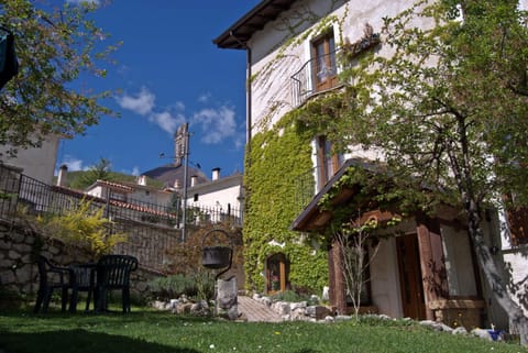 Facade/entrance, Garden