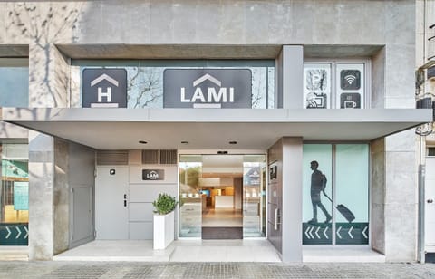 Hostal Lami Bed and Breakfast in Barcelona