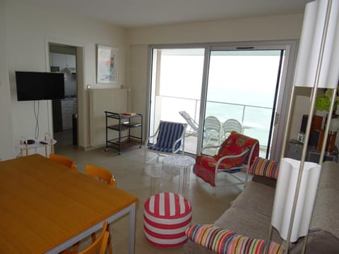 Appartement T3 Vue Mer avec Balcon et Parking aux Sables d'Olonne - FR-1-92-688 Apartment in Château-d'Olonne