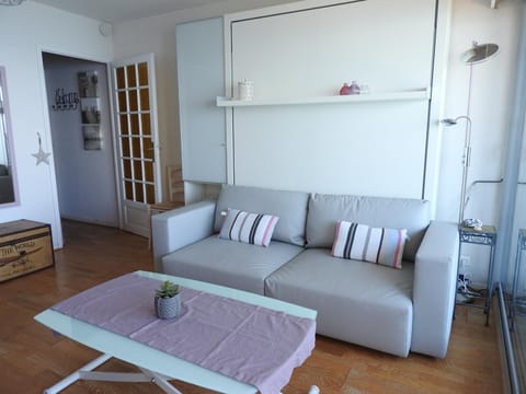 Studio avec balcon, WIFI, et parking proche plage - FR-1-92-616 Apartment in Château-d'Olonne