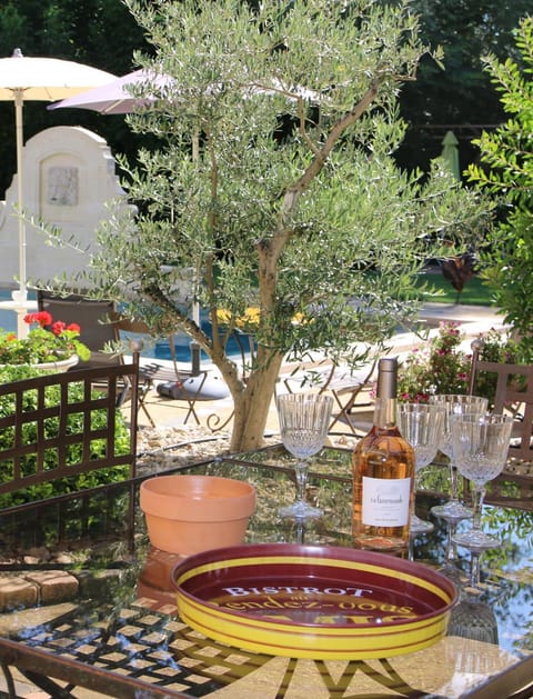 La Bastide des Cyprès Country House in Arles