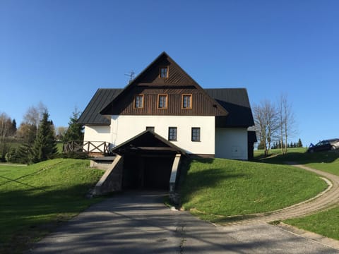 Property building, Facade/entrance, Spring