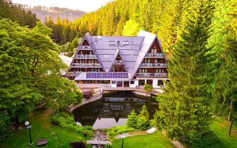 Property building, Natural landscape, Garden view, Mountain view