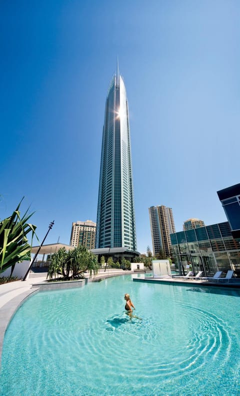 Facade/entrance, Swimming pool