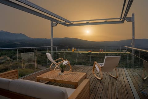 Balcony/Terrace, Mountain view