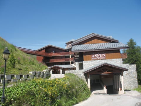 Lagrange Vacances Aspen Apartment hotel in Mâcot-la-Plagne