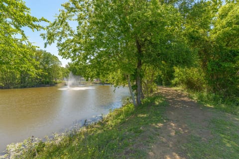 Lake Conroe Two-Bedroom Cabin 13 Campground/ 
RV Resort in Conroe