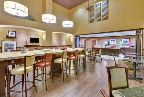 Hampton Inn & Suites Fort Worth/Forest Hill Hotel in Fort Worth