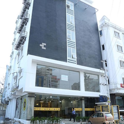 La Riviera Suites Hotel in Hyderabad