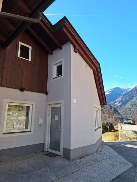 Property building, Day, Natural landscape, Mountain view, Parking