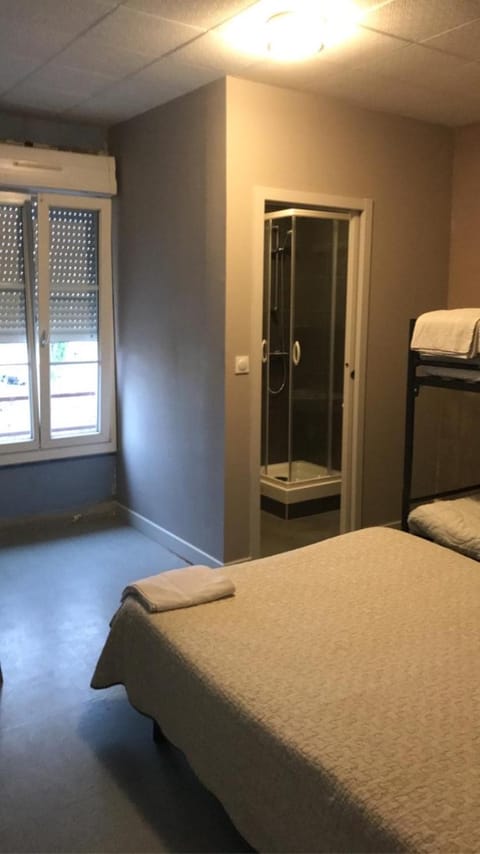 Bed, Photo of the whole room, Bedroom, bunk bed