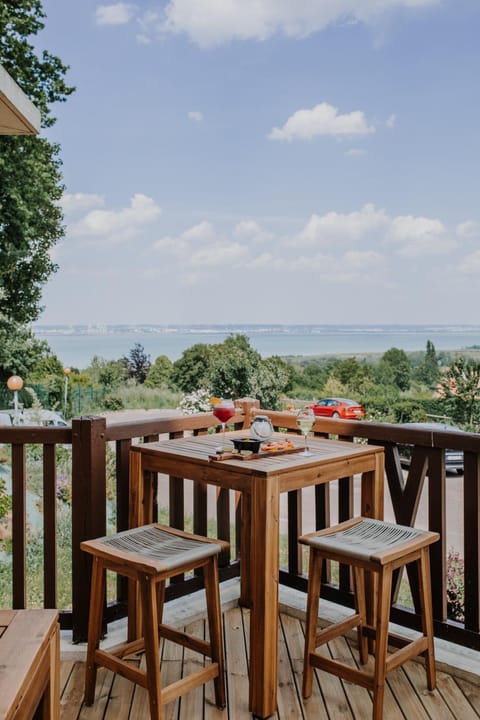 Natural landscape, Balcony/Terrace, Dining area, Sea view