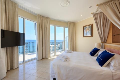 Bed, TV and multimedia, Balcony/Terrace, Bedroom, Sea view