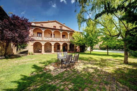 Facade/entrance, Garden view