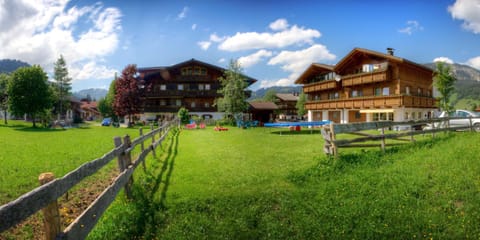 Patio, Patio, Restaurant/places to eat, Facade/entrance, Day, Neighbourhood, Natural landscape, Summer, BBQ facilities, Fishing, Garden, Garden, Ski School, Skiing, Table tennis, Balcony/Terrace, Balcony/Terrace, Hiking, Cycling, On site, Supermarket/grocery shop, Shopping Area