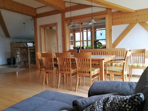 Seating area, Dining area