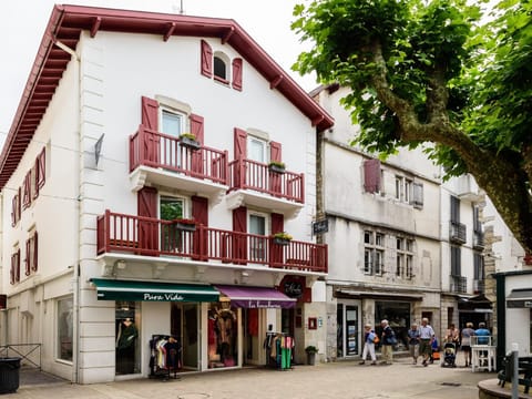 Hotel Les Almadies - Coeur de Ville Hotel in Ciboure