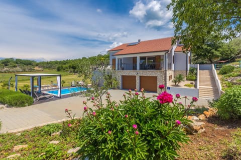 Property building, Natural landscape, Garden, Swimming pool