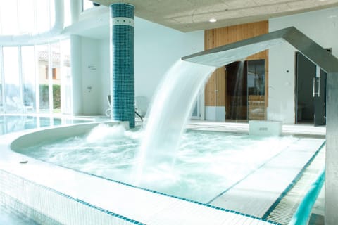 Hot Tub, Spa and wellness centre/facilities