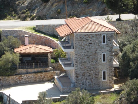 Bird's eye view, Area and facilities