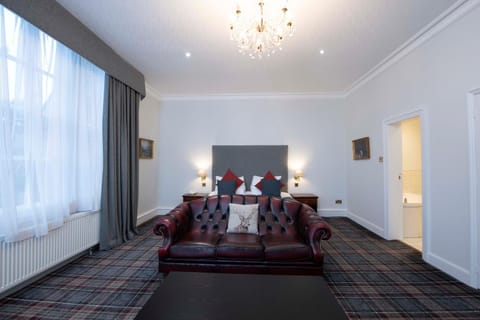 Continental breakfast, Dinner, internet, internet, internet