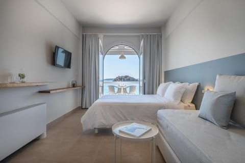 Bed, Sea view