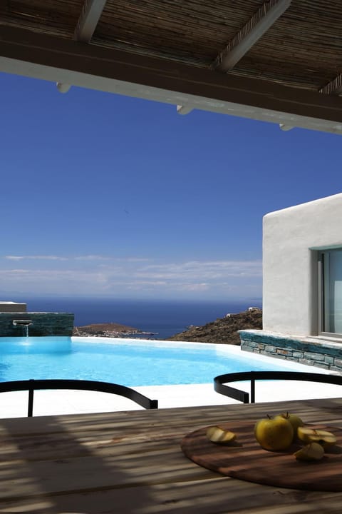 Pool view, Sea view