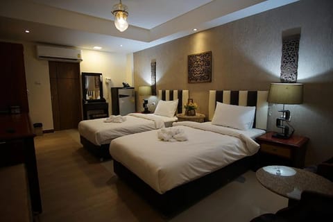 Kim Hotel At Bangplong Bed and Breakfast in Bangkok