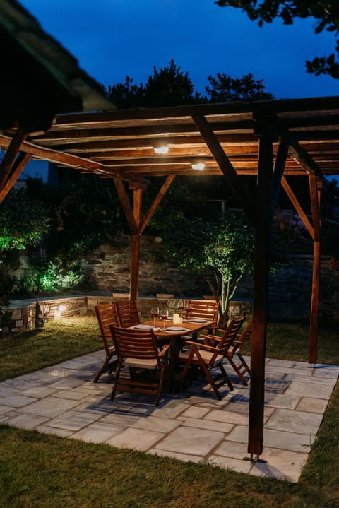 Patio, Dining area