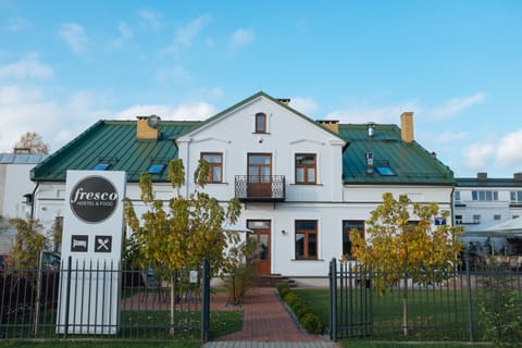 Facade/entrance