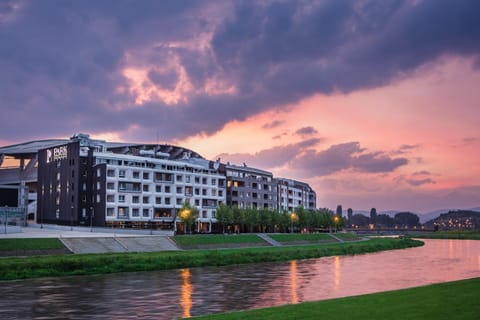 Facade/entrance, Spring, Neighbourhood, Bird's eye view, River view, Sunrise, Sunset