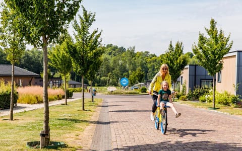 Cycling, Family