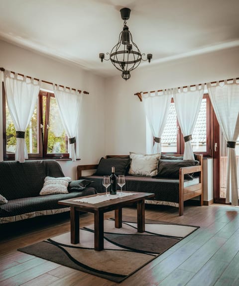 Living room, Photo of the whole room, Seating area