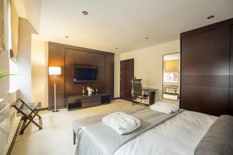 Photo of the whole room, Bedroom