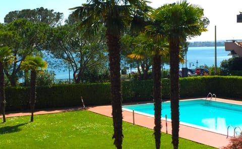 Garden view, Lake view, Pool view