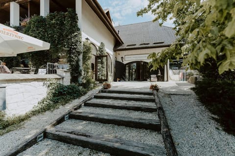 Property building, Facade/entrance