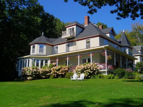 Victorian by the Sea Bed and Breakfast in Lincolnville