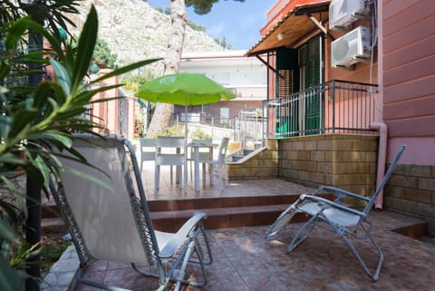 Garden, Balcony/Terrace, Landmark view, Mountain view