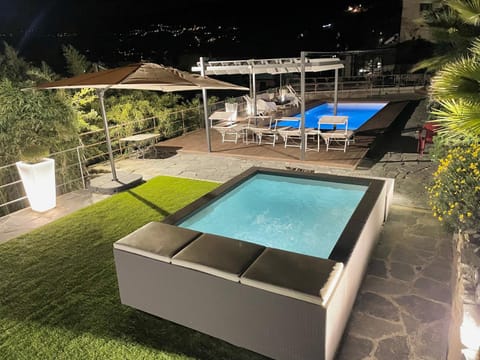 La Villetta -Pivate swimming pool for exclusive use,parking, wifi, wall box and air conditioning House in Rapallo