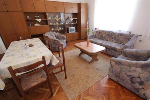 Four-Bedroom Apartment in Crikvenica II Apartment in Crikvenica