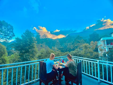 View (from property/room), Dining area, Mountain view