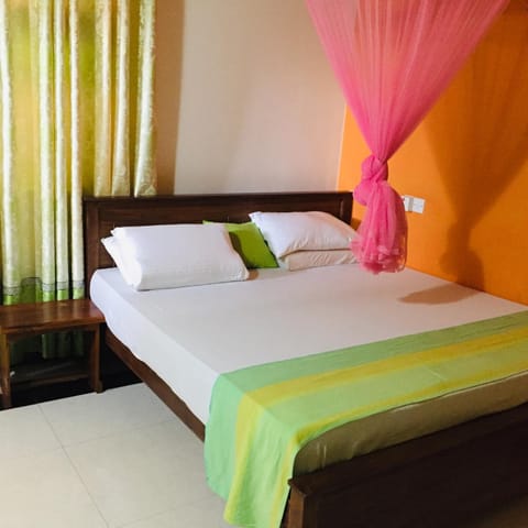 Bee Nest Bed & Breakfast Bed and Breakfast in Negombo
